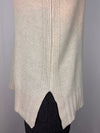 Maglia scollo a V con spacchi in filato di cashmere e lana.